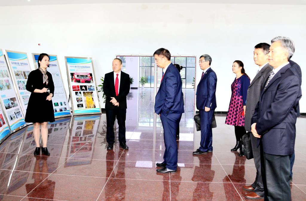 专家组走访国际康养学院(产教融合大楼)