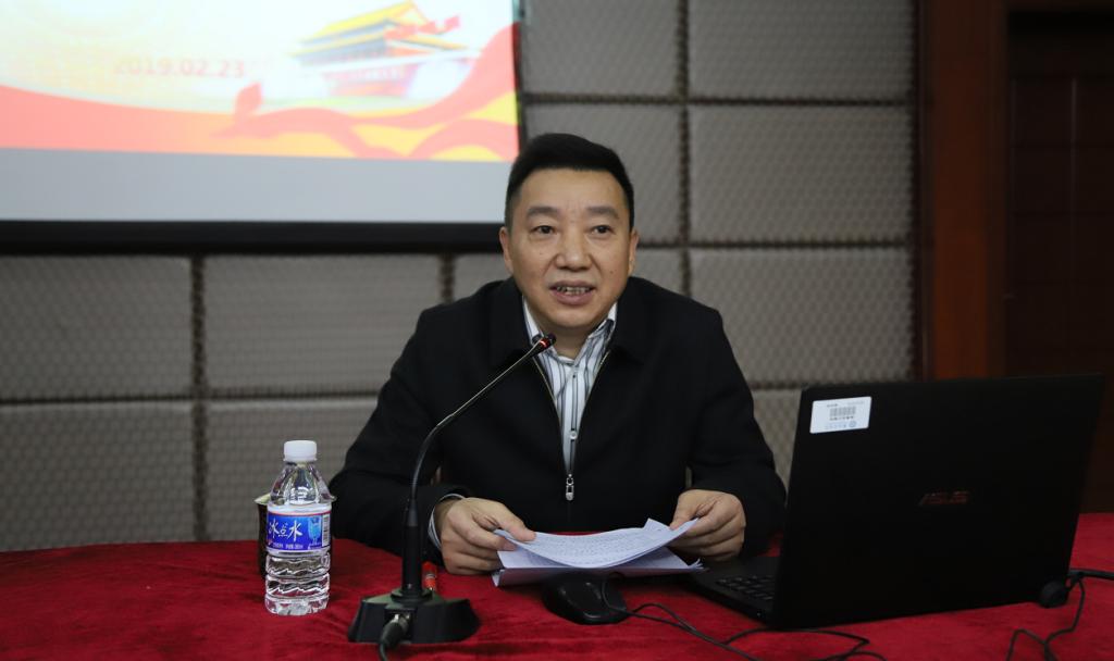 胥刚作《2019年beat365在线唯一官网党建工作“怎么看”“怎么办”“怎么干”》的专题报告